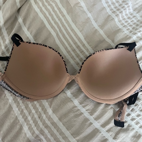 Excellent condition VS leopard push up bra - Picture 3 of 11